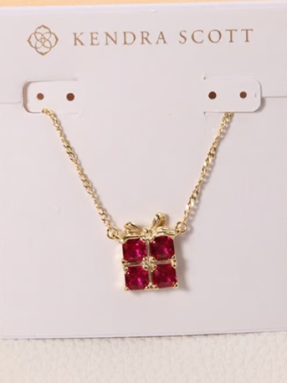 Kendra Scott Present Gold Pendant Necklace